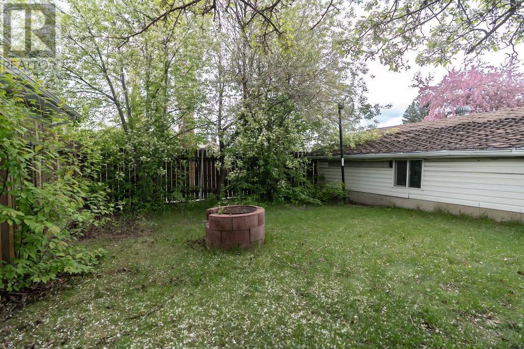 Single Family House Bungalow for Sale in  Rundleridge Road NE Rundle Calgary 