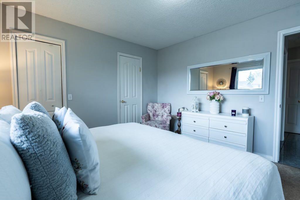 Single Family House Bungalow for Sale in  Rundleridge Road NE Rundle Calgary 