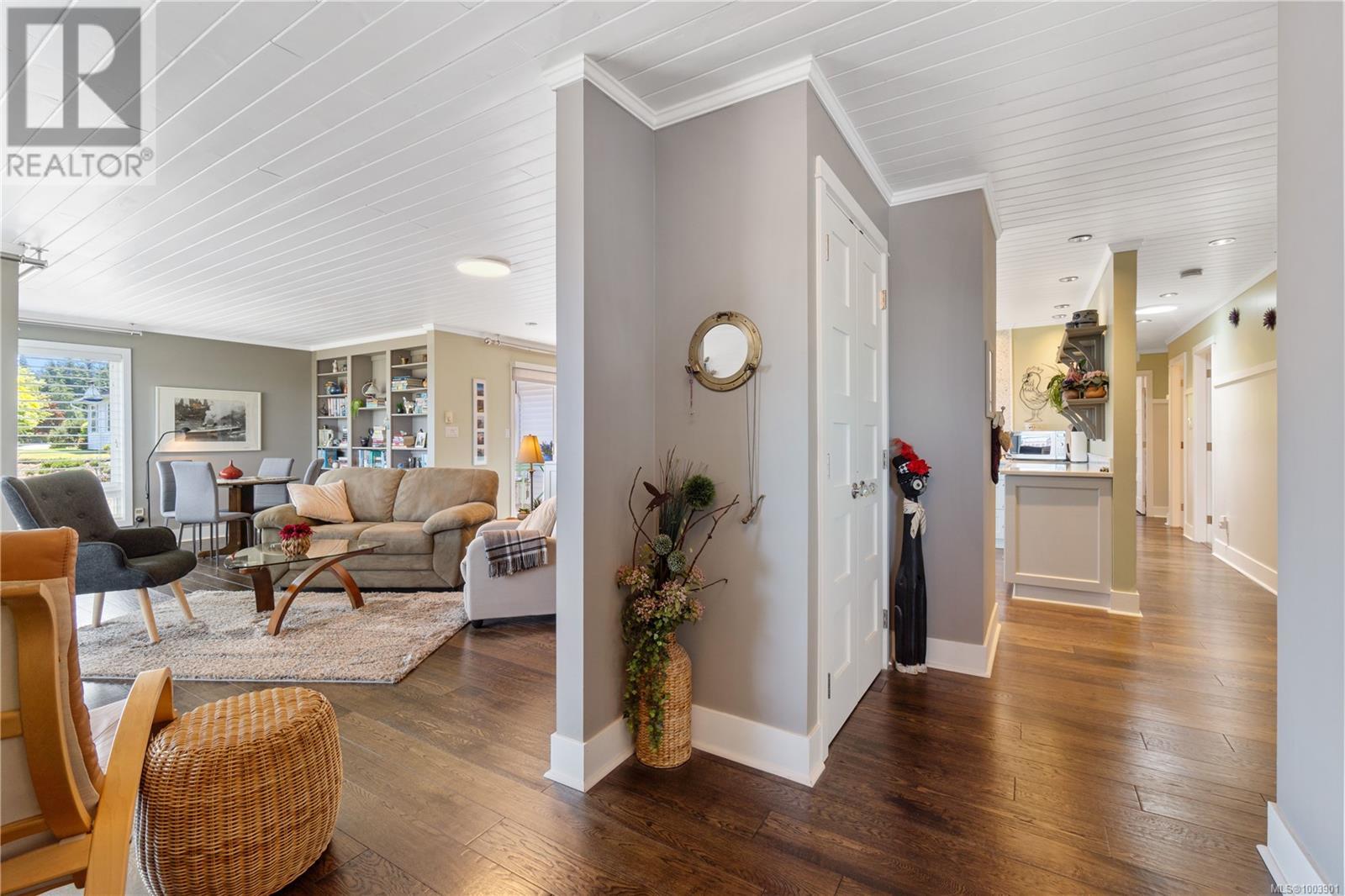 6039 Icarus Dr, Nanaimo