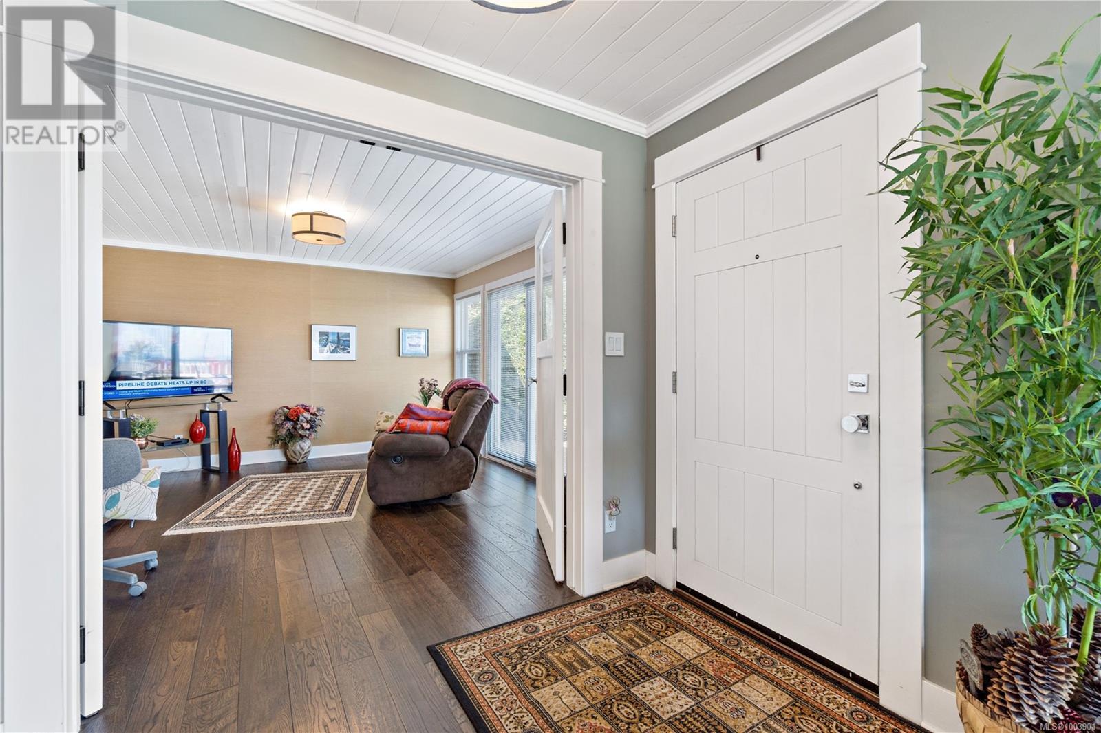 6039 Icarus Dr, Nanaimo