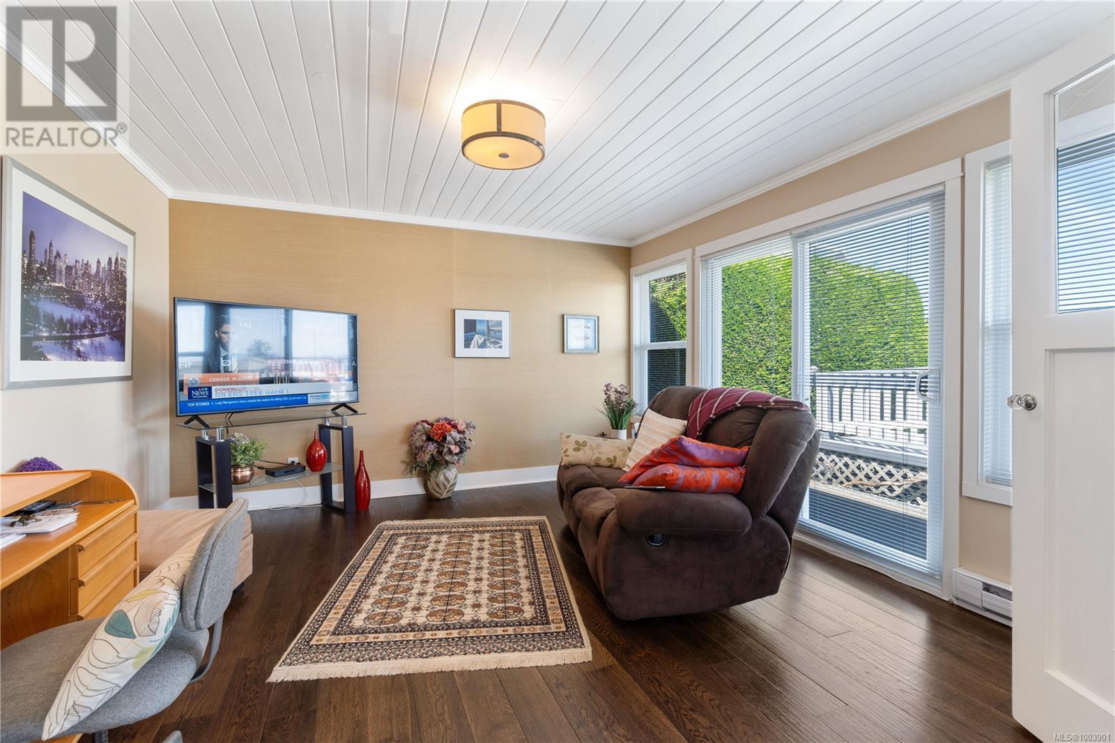 6039 Icarus Dr, Nanaimo