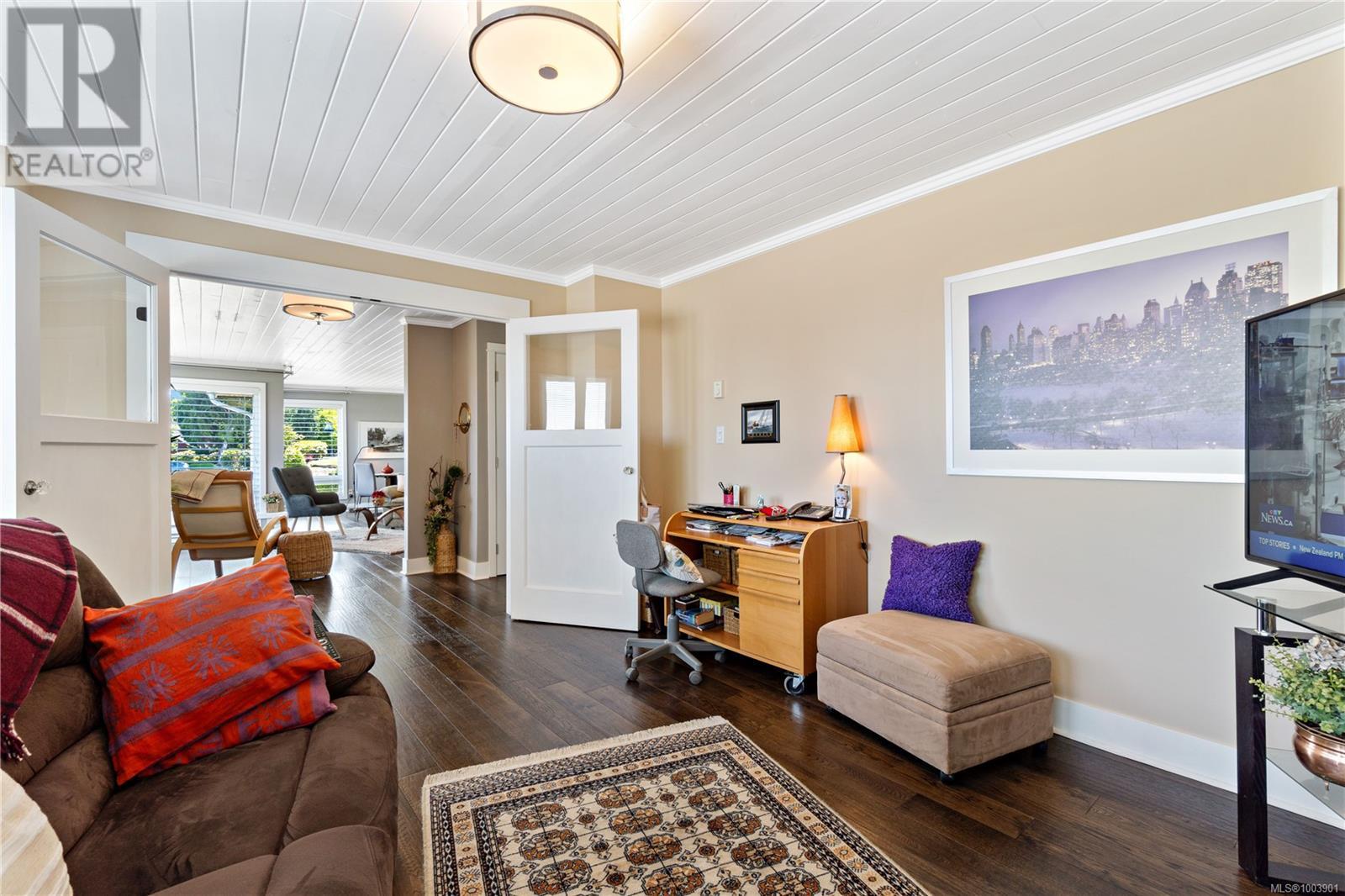 6039 Icarus Dr, Nanaimo