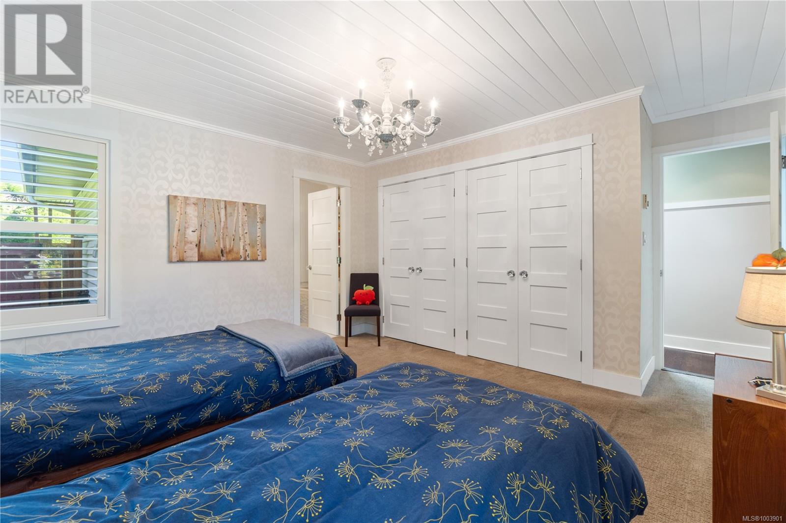 6039 Icarus Dr, Nanaimo
