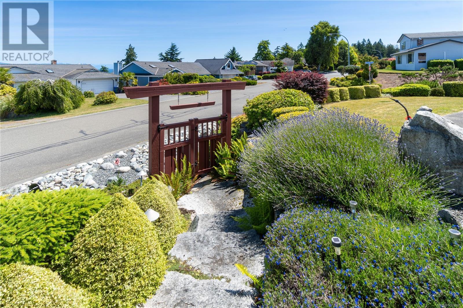 6039 Icarus Dr, Nanaimo