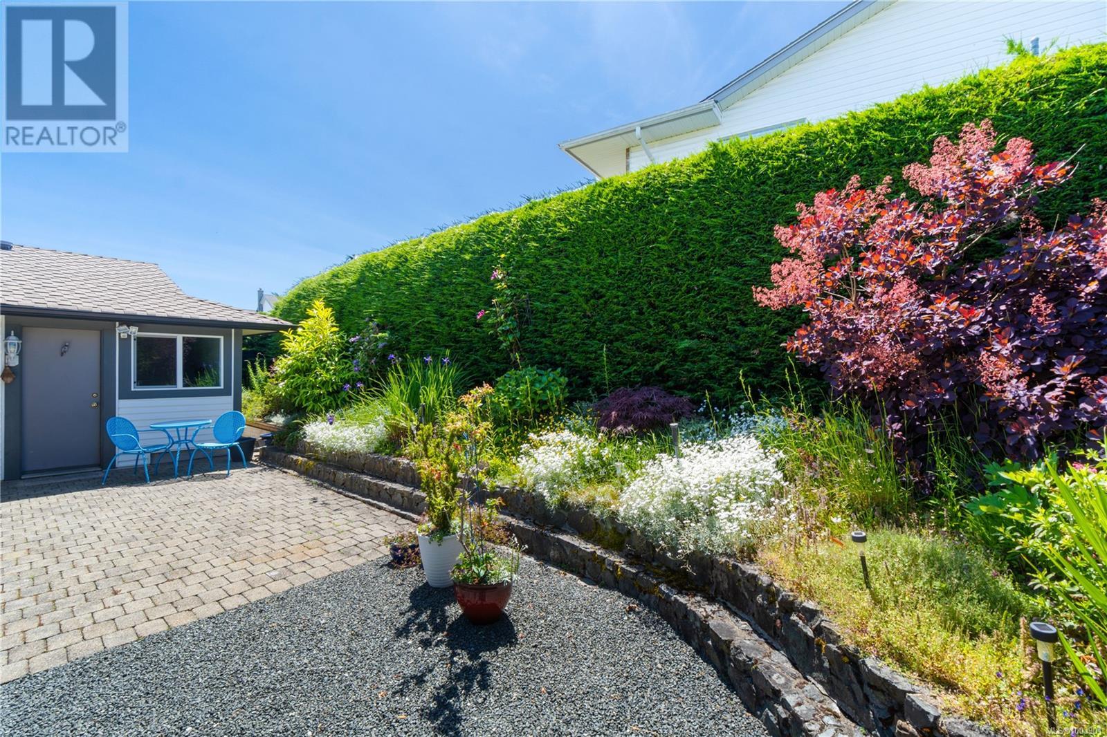 6039 Icarus Dr, Nanaimo
