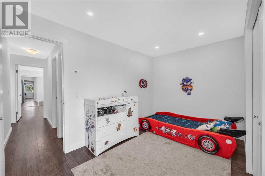Single Family House 4 Level for Sale in   Beacham Way NW Beddington Heights Calgary 