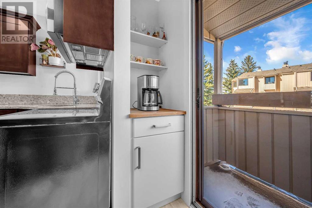 Single Family House 4 Level for Sale in   Beacham Way NW Beddington Heights Calgary 