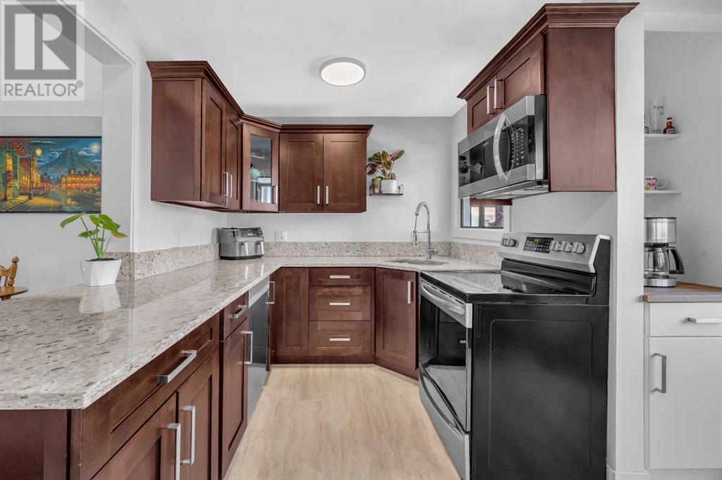 Single Family House 4 Level for Sale in   Beacham Way NW Beddington Heights Calgary 