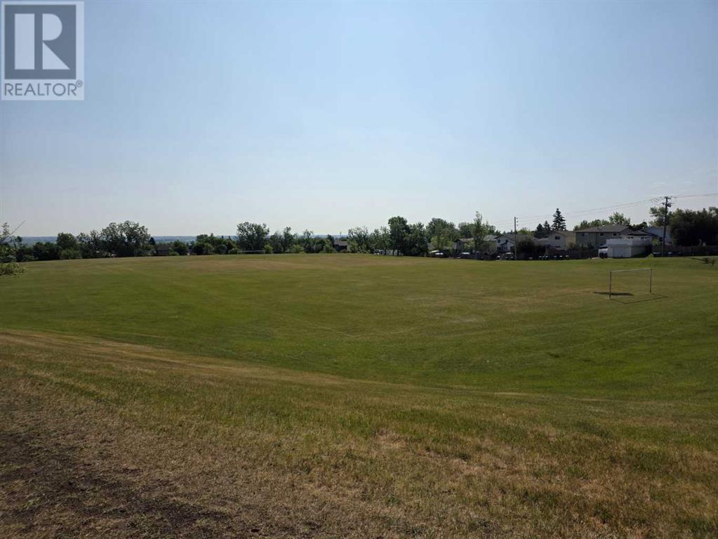 Single Family House 4 Level for Sale in   Beacham Way NW Beddington Heights Calgary 