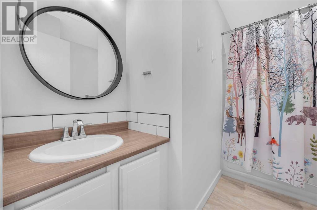 Single Family House 4 Level for Sale in   Beacham Way NW Beddington Heights Calgary 