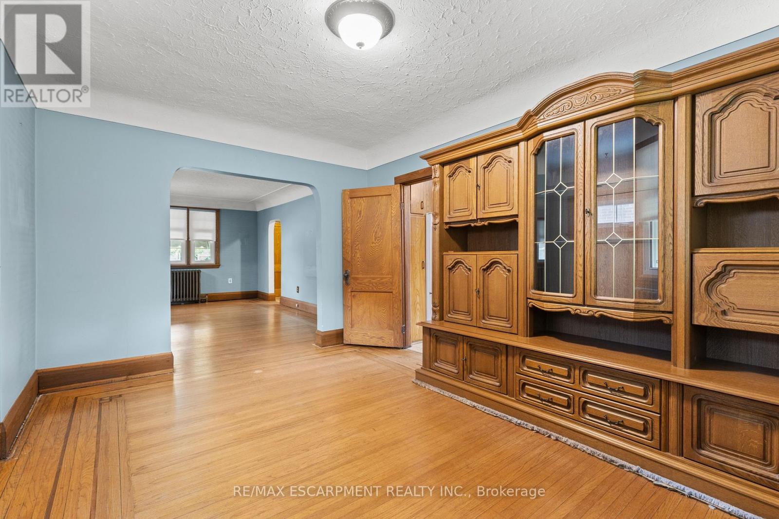 Photo 27 of 155 Balmoral Avenue S, Hamilton ON