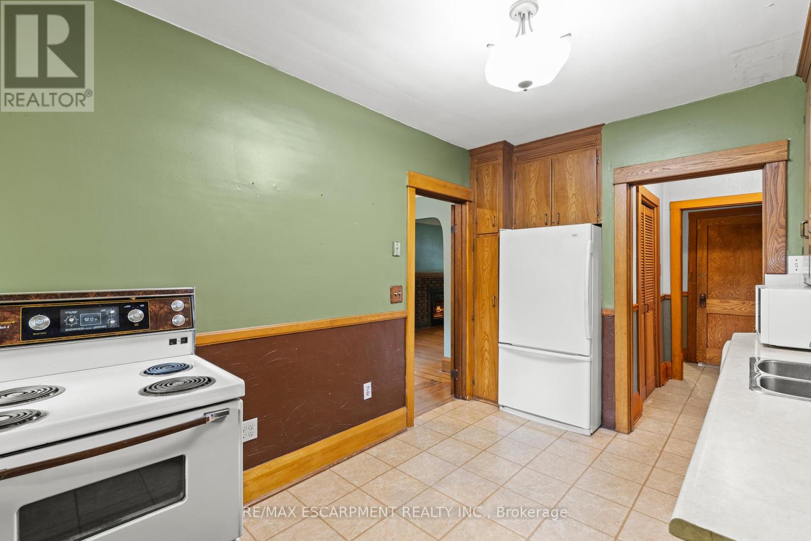 Photo 36 of 155 Balmoral Avenue S, Hamilton ON