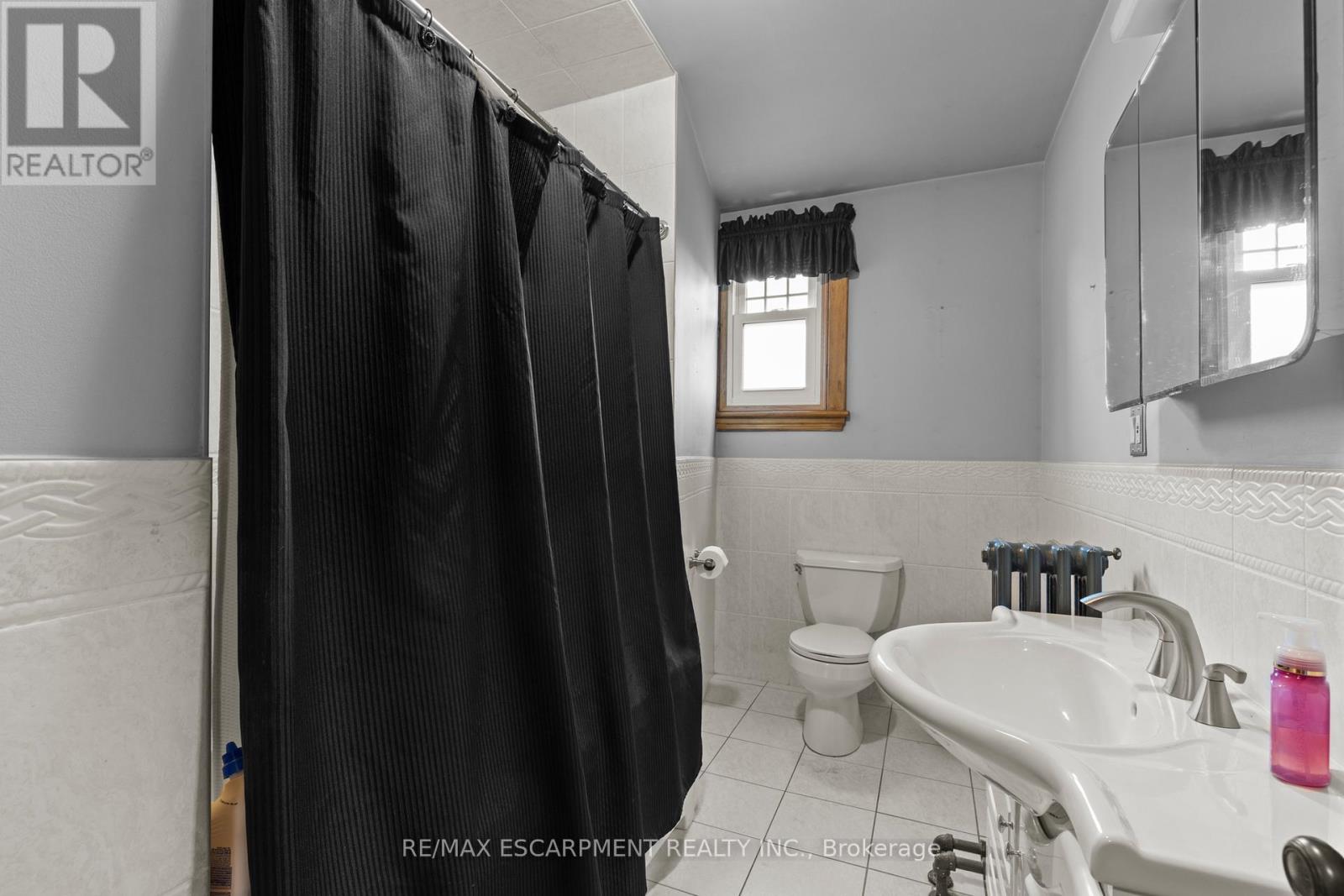 Photo 4 of 155 Balmoral Avenue S, Hamilton ON