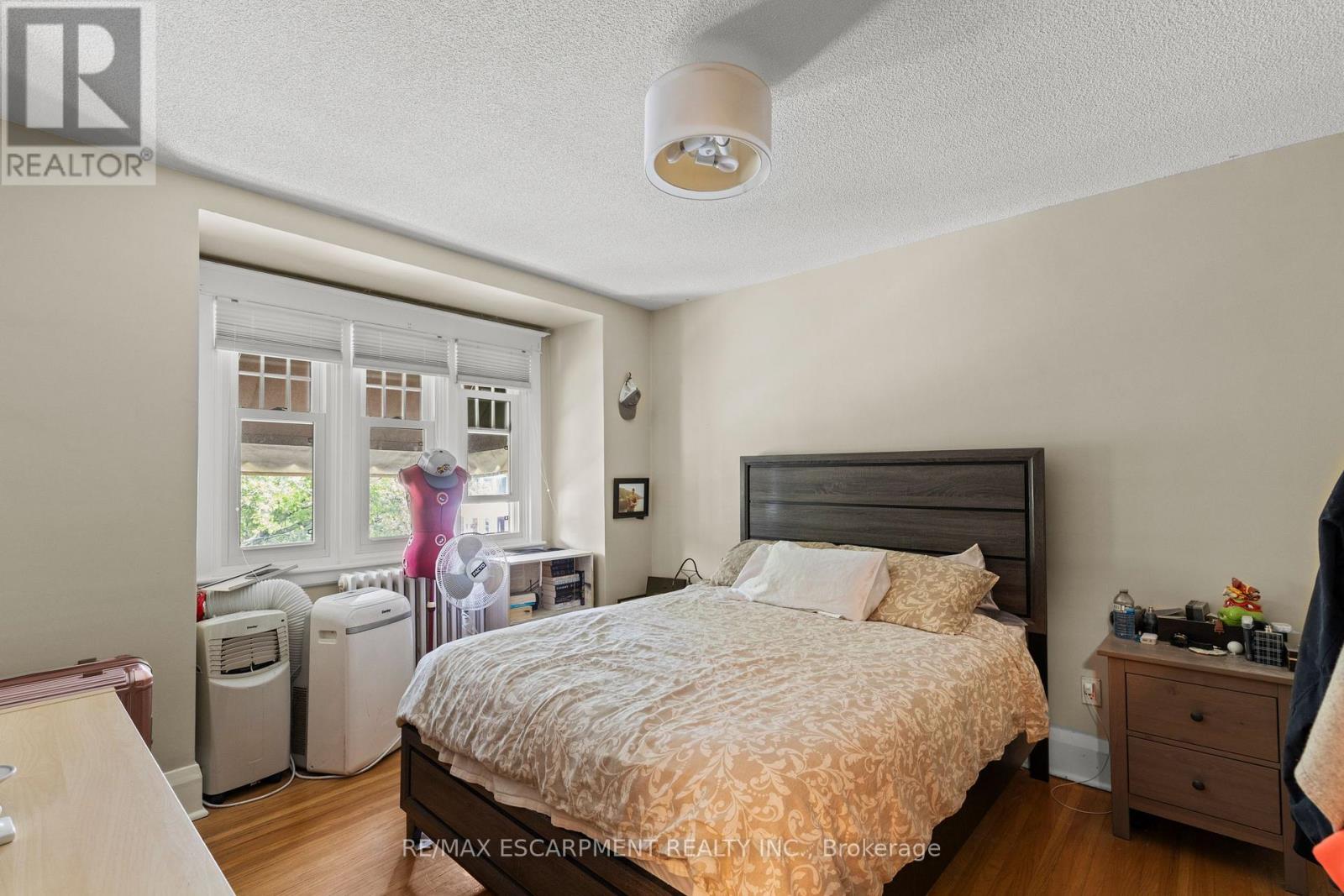 Photo 10 of 155 Balmoral Avenue S, Hamilton ON