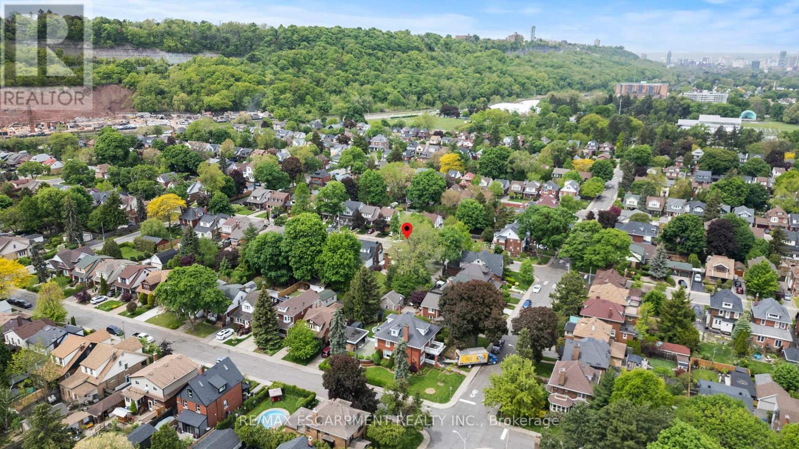 Photo 3 of 155 Balmoral Avenue S, Hamilton ON