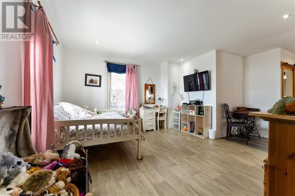 Photo 23 of 5914 Canborough Road, Wellandport ON