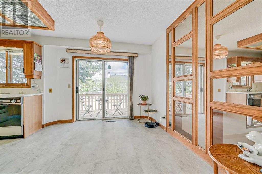 Single Family House 5 Level for Sale in  Sandpiper Way NW Sandstone Valley Calgary 