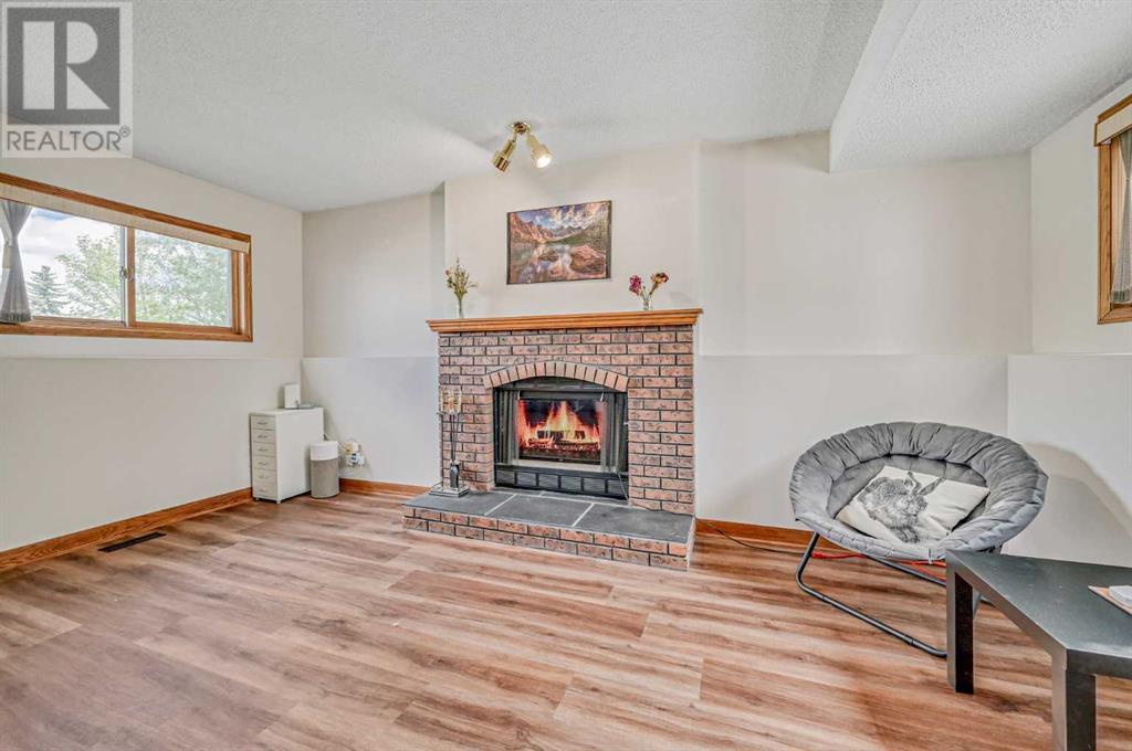 102 Sandpiper Way NW, Calgary, Alberta