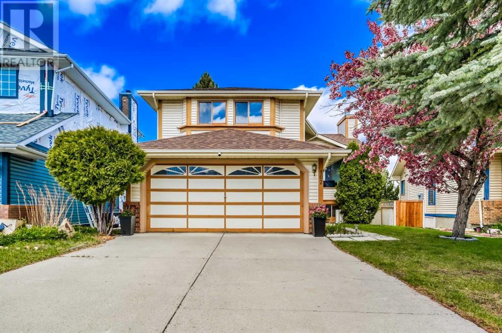 Single Family House 5 Level for Sale in  Sandpiper Way NW Sandstone Valley Calgary 