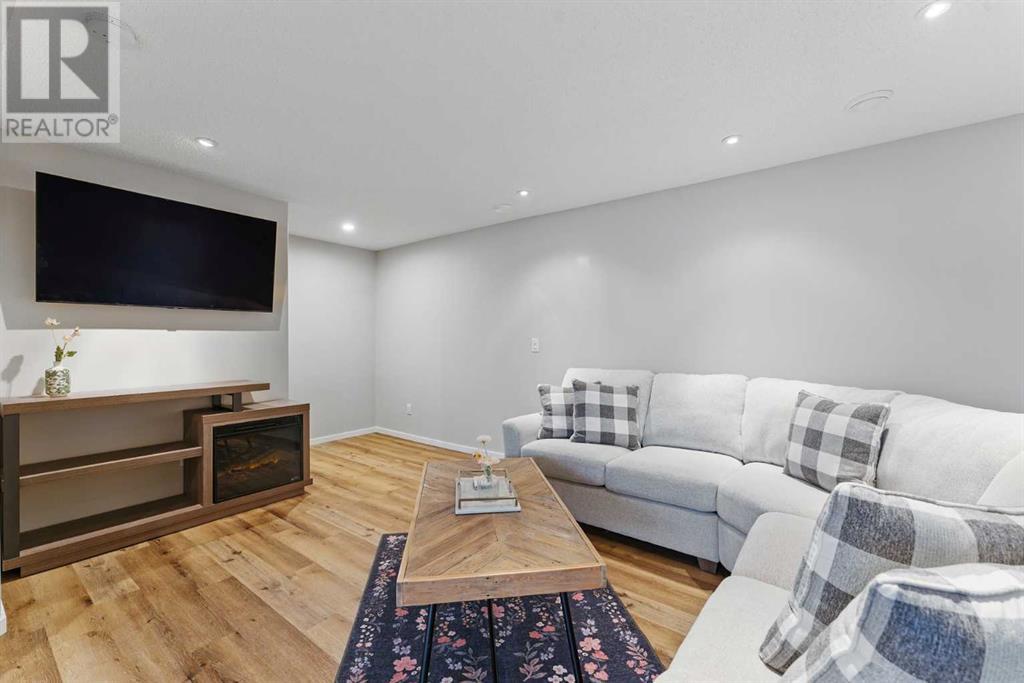 Single Family House for Sale in  Evansridge Circle NW Evanston Calgary 