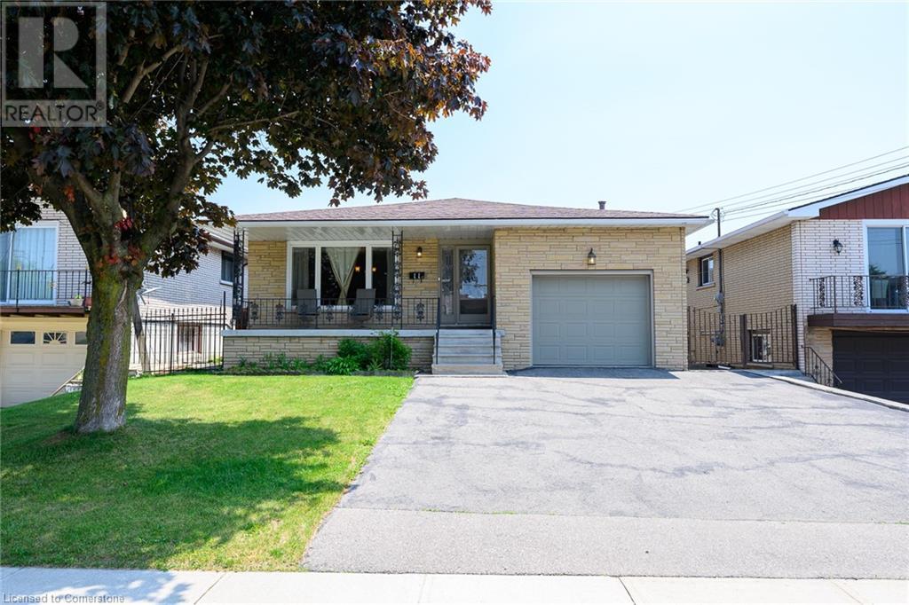 Photo 1 of 11 Algonquin Court, Hamilton ON