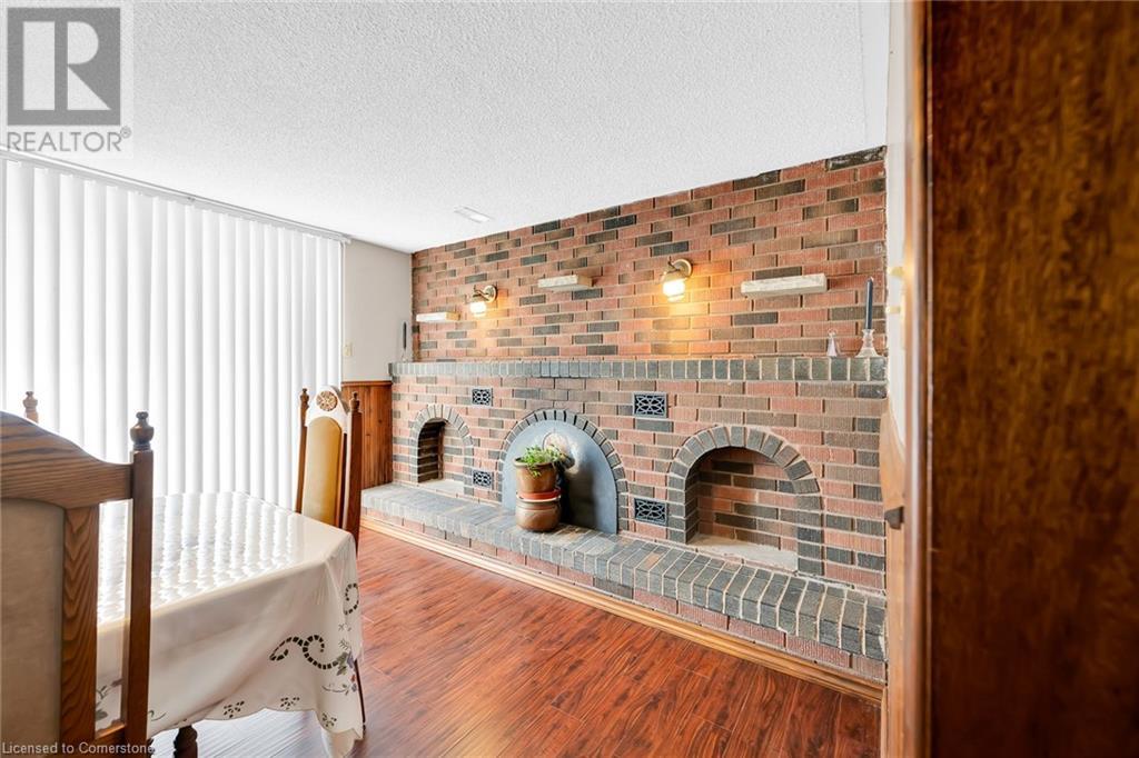 Photo 23 of 11 Algonquin Court, Hamilton ON
