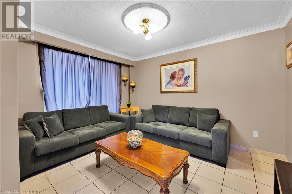 Photo 11 of 11 Algonquin Court, Hamilton ON