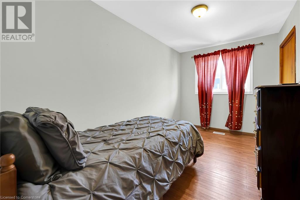 Photo 19 of 11 Algonquin Court, Hamilton ON