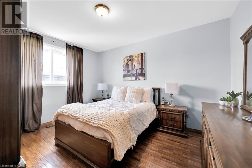 Photo 16 of 11 Algonquin Court, Hamilton ON