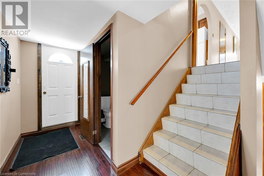 Photo 21 of 11 Algonquin Court, Hamilton ON