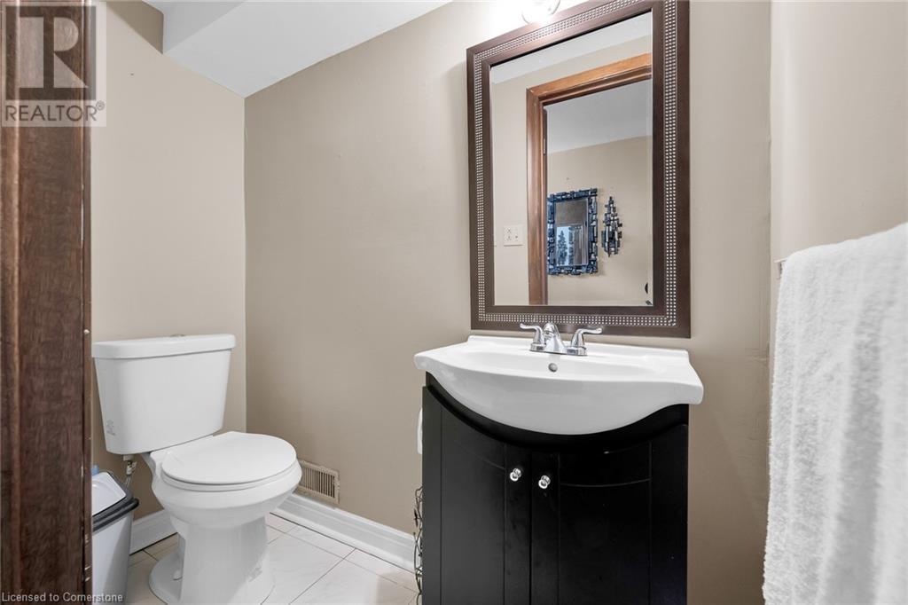 Photo 22 of 11 Algonquin Court, Hamilton ON