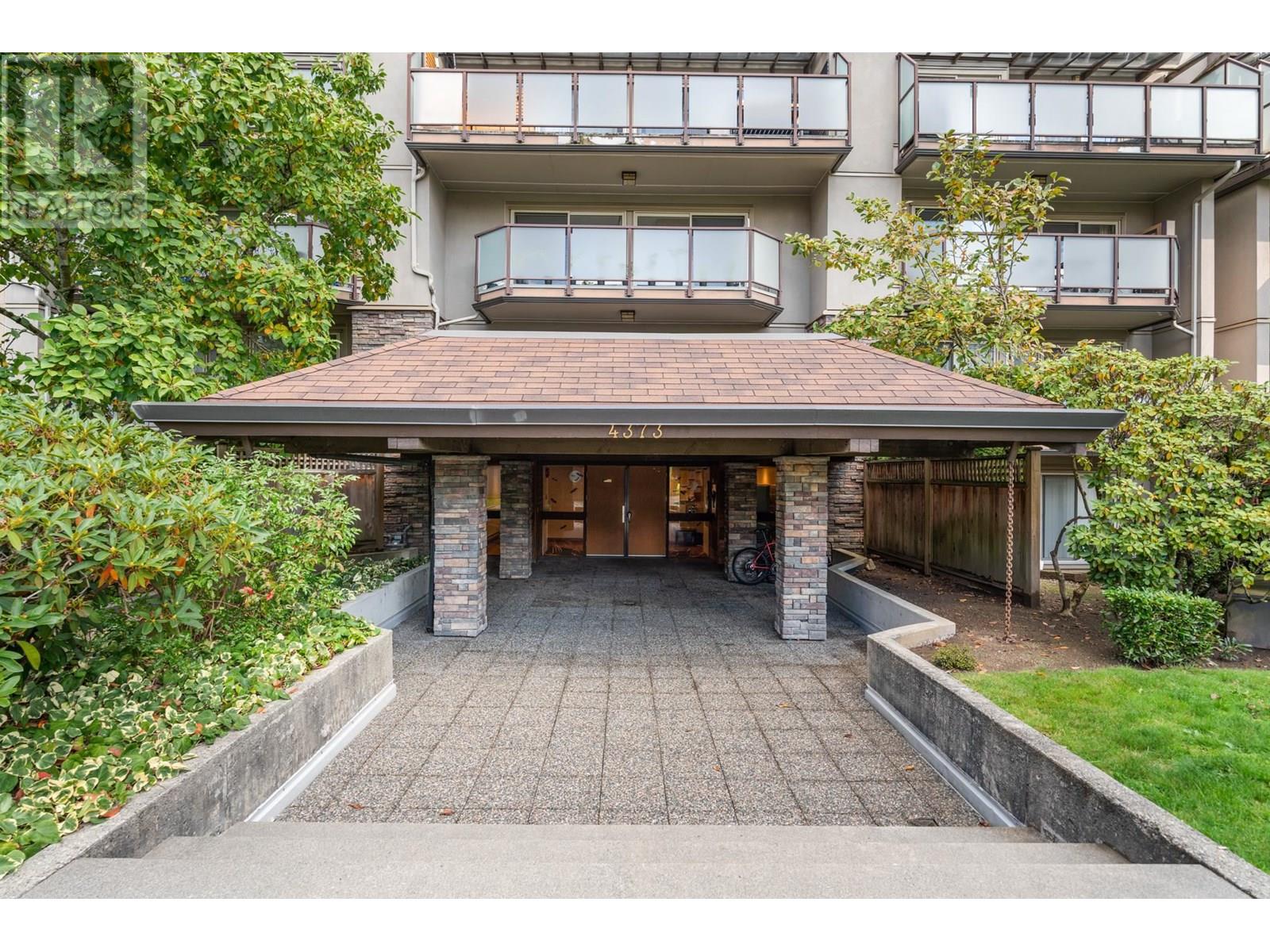 Photo 7 of 215 4373 Halifax Street, Burnaby BC