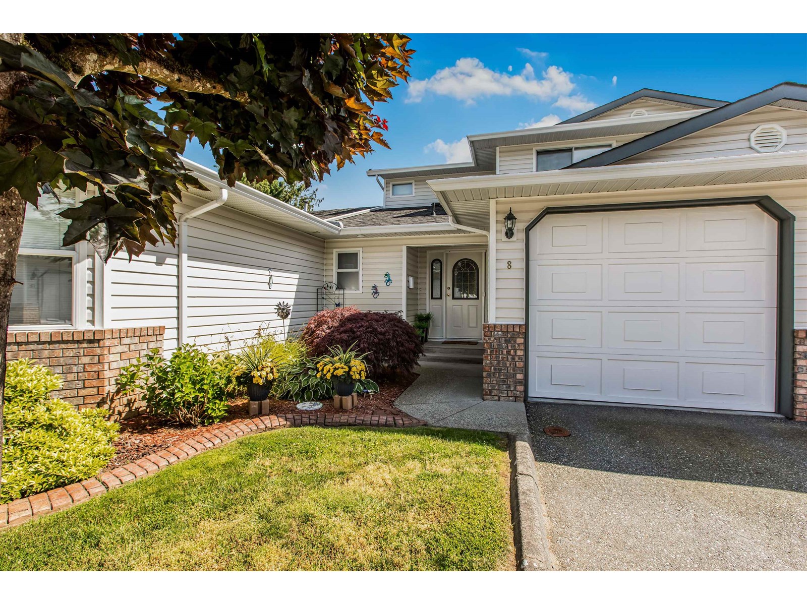 Photo 1 of 8 32861 Shikaze Court, Mission BC