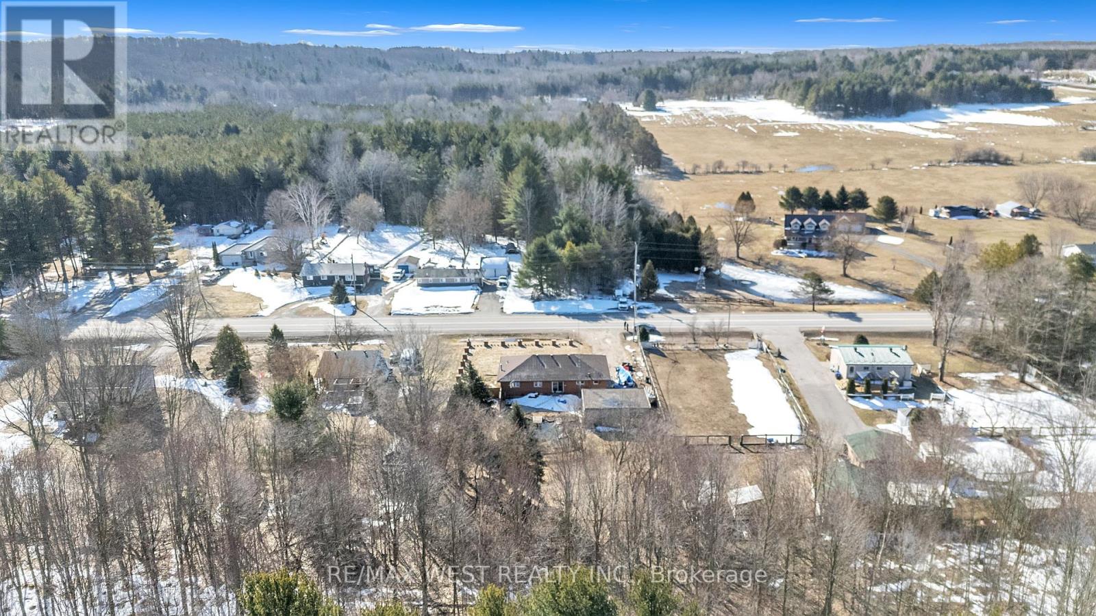 Photo 11 of 6098 Vasey Road, Springwater ON