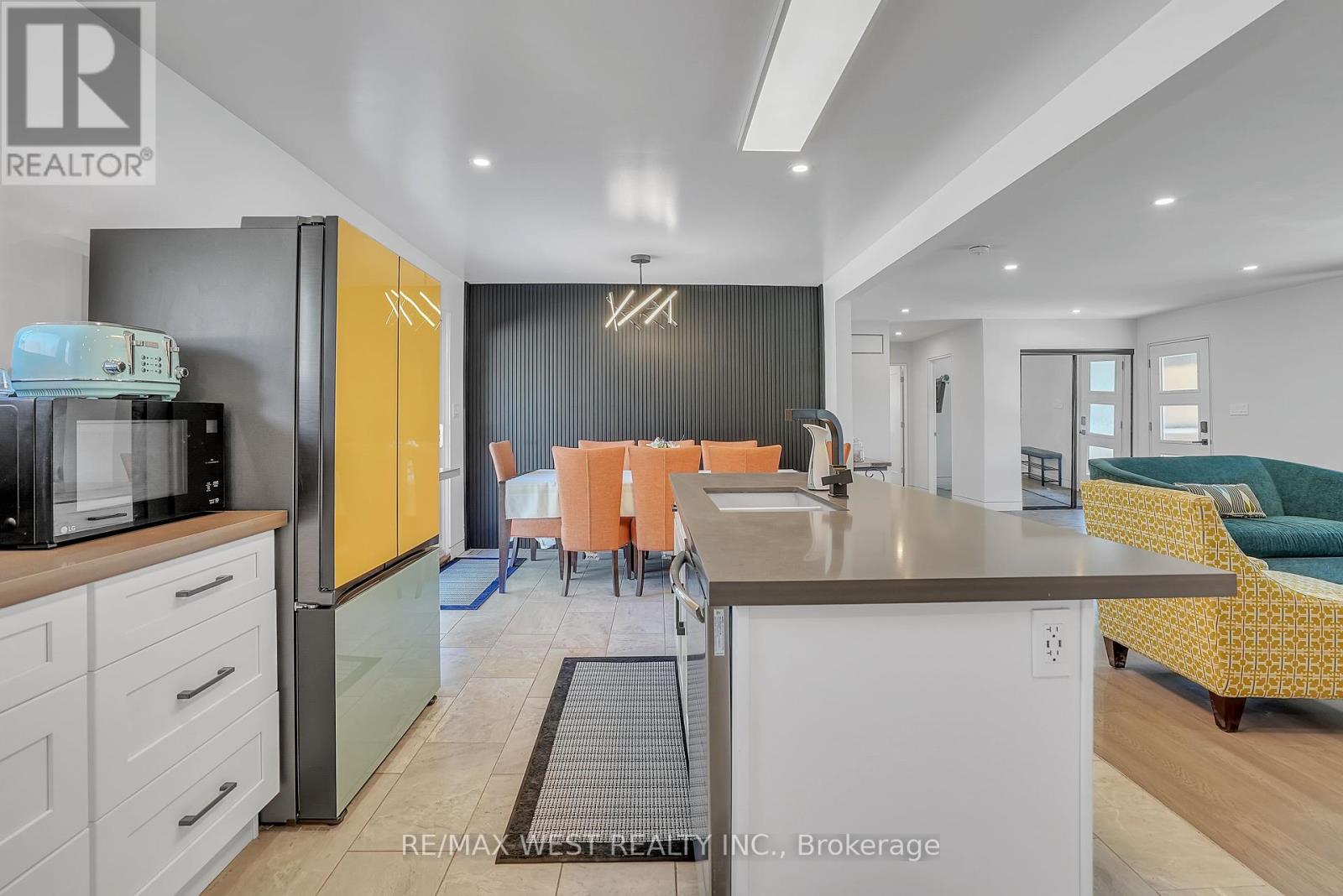 Photo 4 of 6098 Vasey Road, Springwater ON