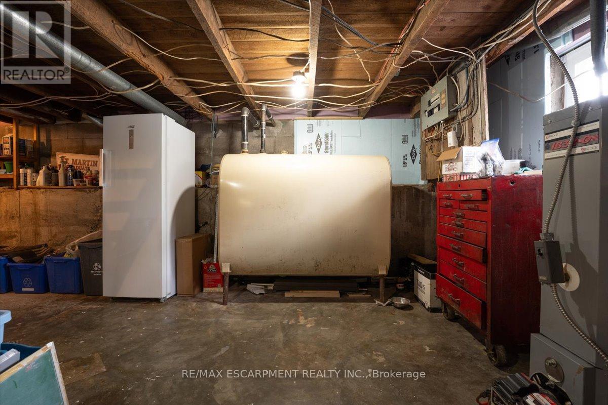 Photo 17 of 5914 Canborough Road W, West Lincoln ON