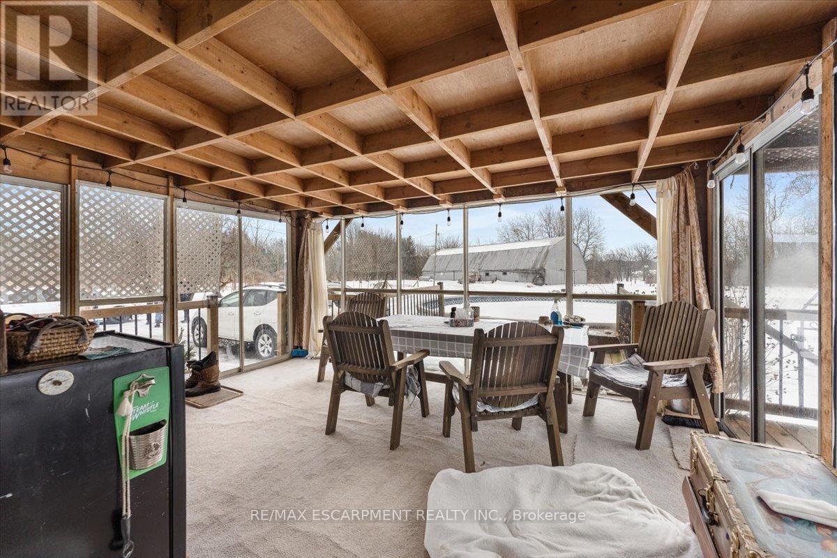 Photo 4 of 5914 Canborough Road W, West Lincoln ON