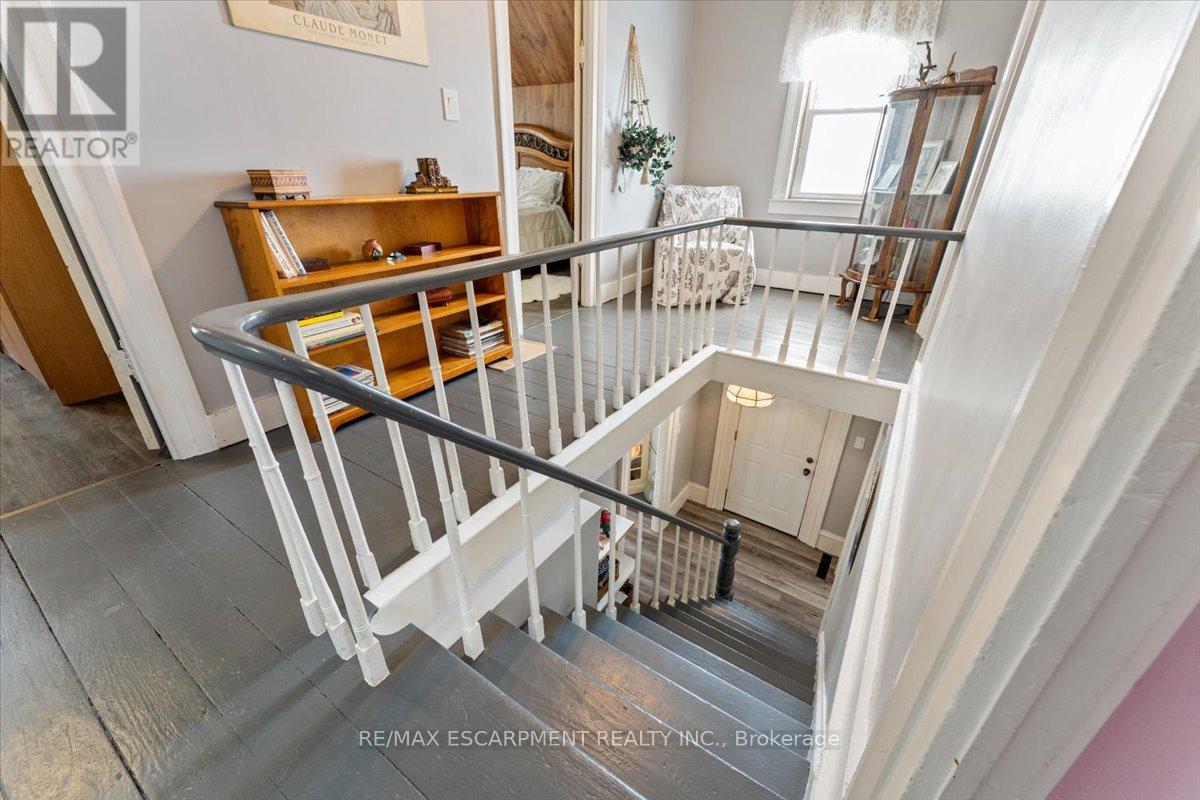Photo 1 of 5914 Canborough Road W, West Lincoln ON