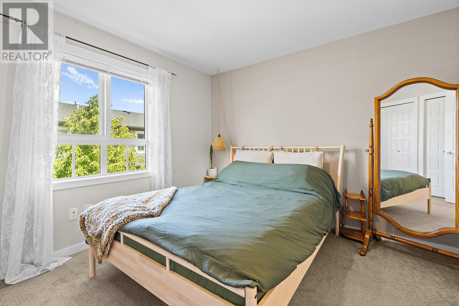 2 680 Old Meadows Road, Kelowna