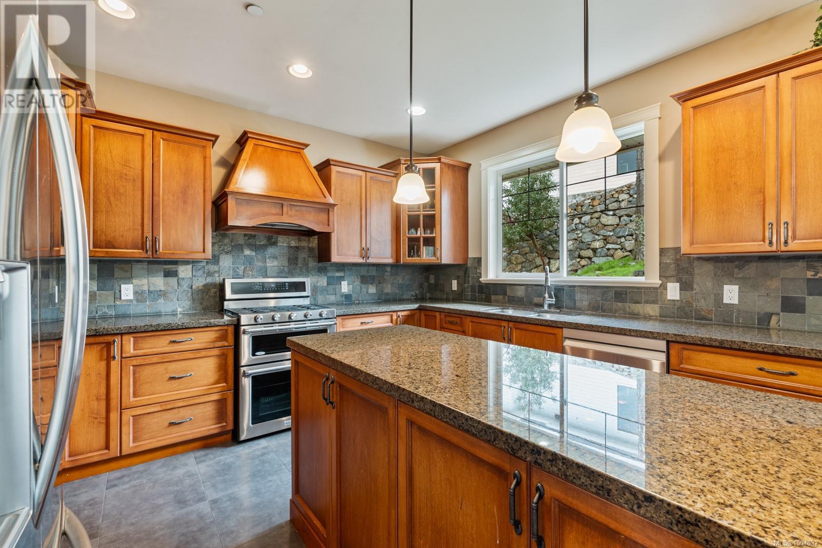 Photo 8 of 1245 Rockhampton Close, Langford BC