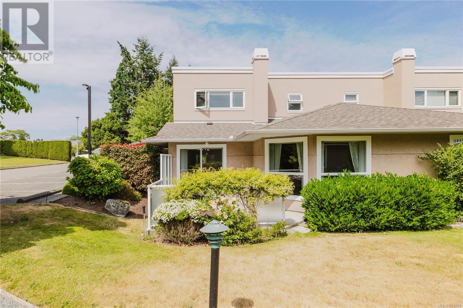 1 3049 Brittany Dr, Colwood