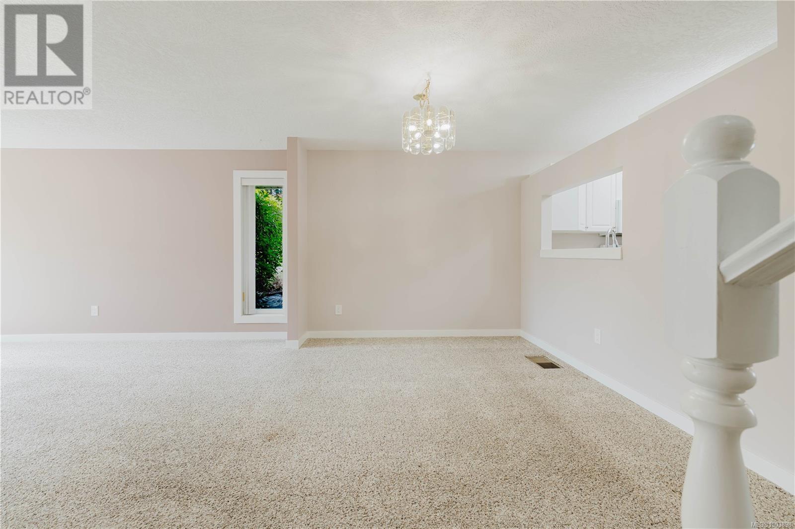 1 3049 Brittany Dr, Colwood