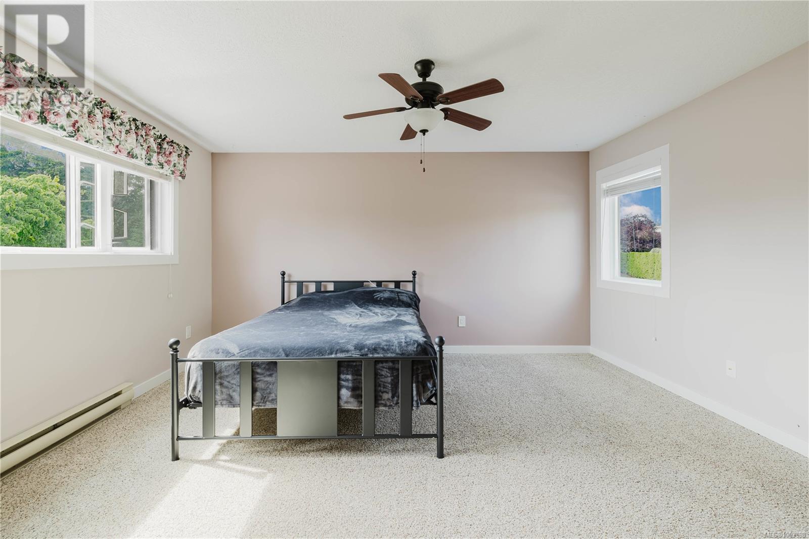 1 3049 Brittany Dr, Colwood
