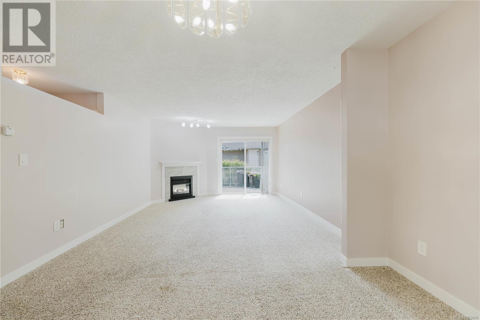 1 3049 Brittany Dr, Colwood