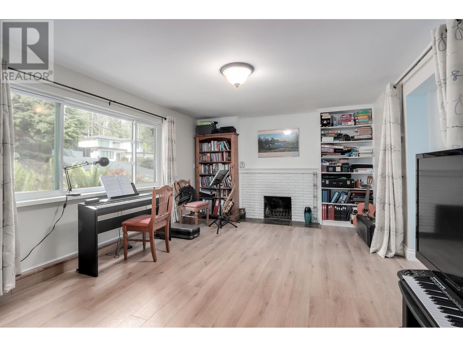 Photo 12 of 999 Frederick Road, North Vancouver BC
