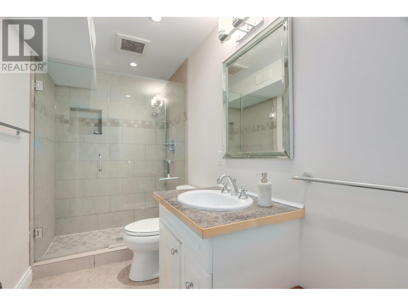 Photo 2 of 999 Frederick Road, North Vancouver BC