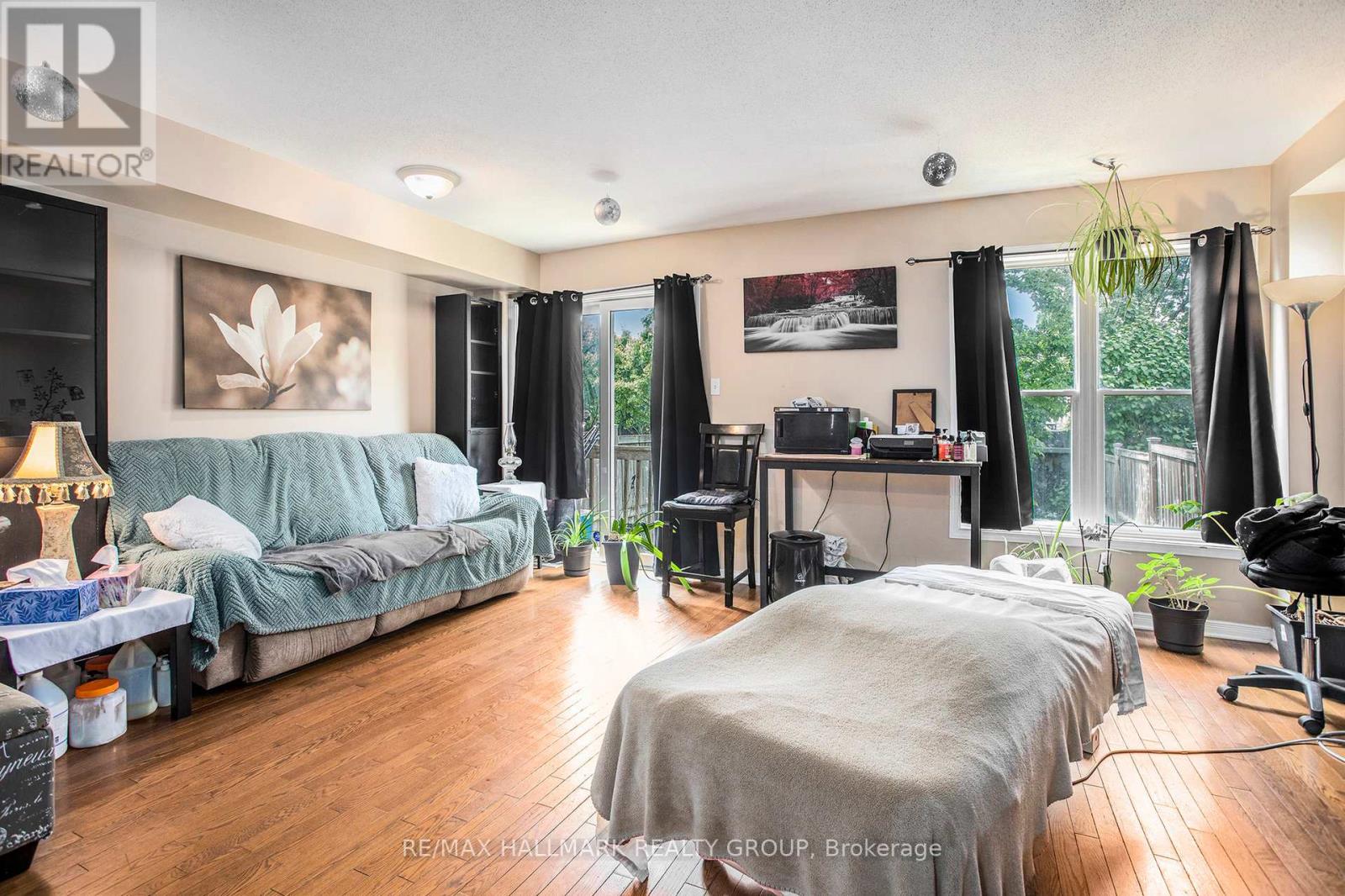 Photo 11 of 119 Topham Terrace, Ottawa ON