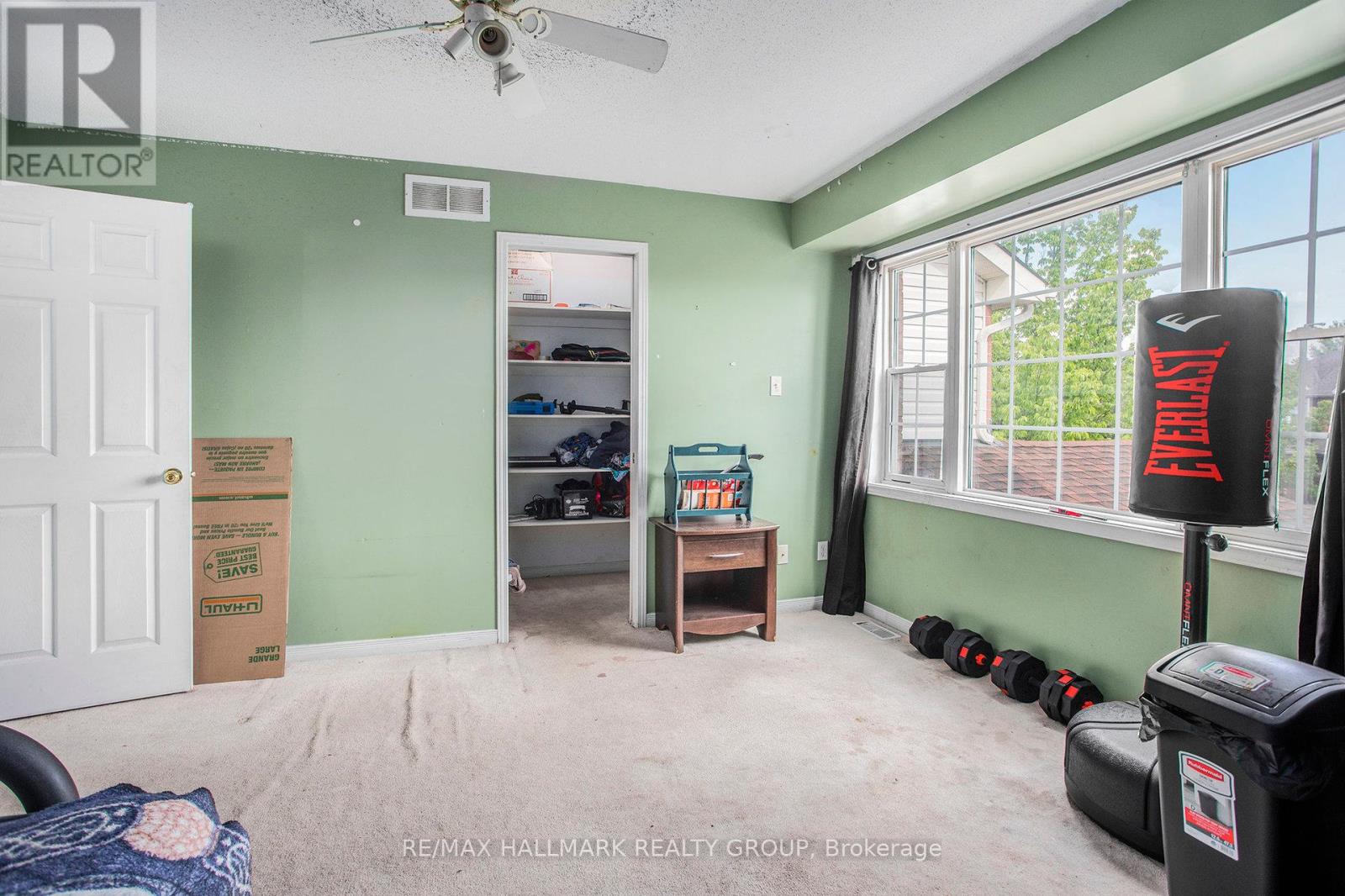 Photo 17 of 119 Topham Terrace, Ottawa ON