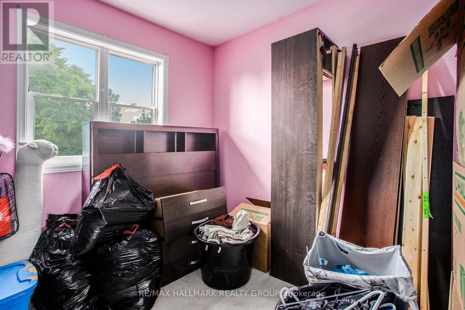 Photo 21 of 119 Topham Terrace, Ottawa ON