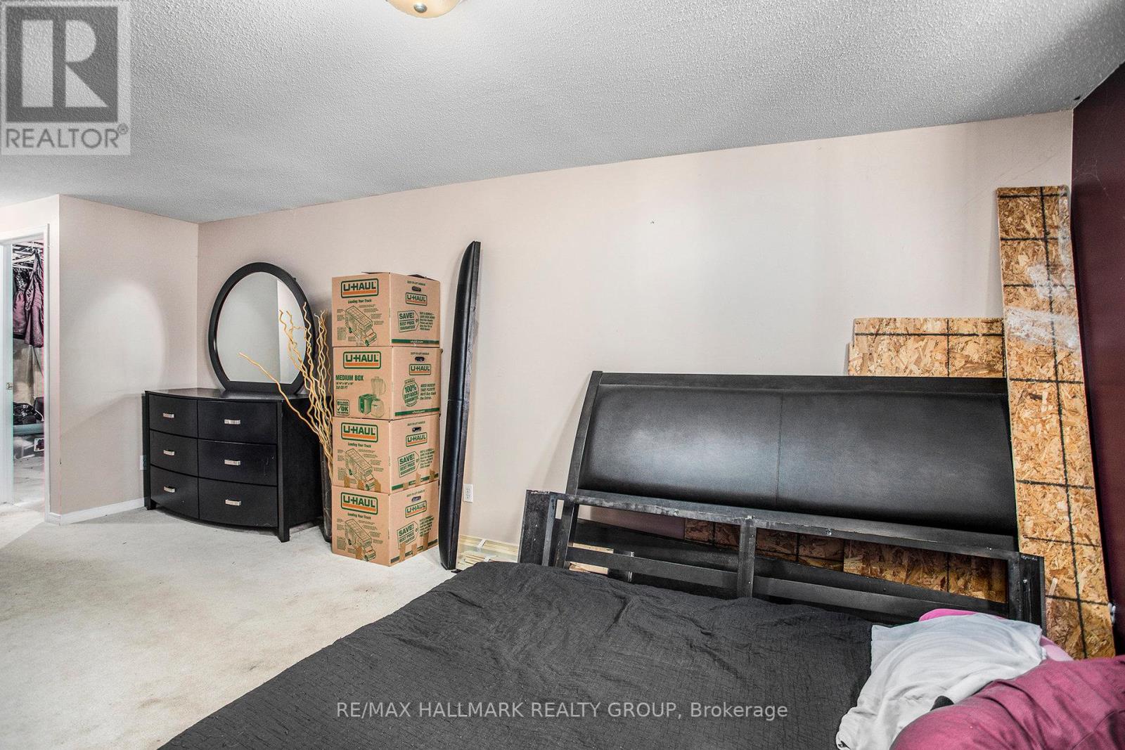 Photo 25 of 119 Topham Terrace, Ottawa ON